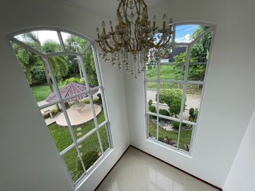 FOR SALE HOUSE AND LOT Brgy. BF Homes, Parañaque City