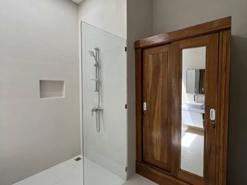 Stunning 3-Bedroom Villa with Garuda Wisnu Kencana Views in Ungasan Bali for Sale