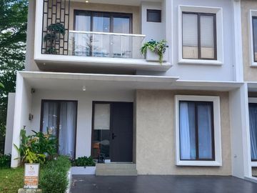 Rumah mewah dekat dengan akses toll Di Cibubur DP 10 Juta