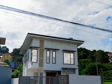 Medium Sized Home in Subic, Zambales near Beaches