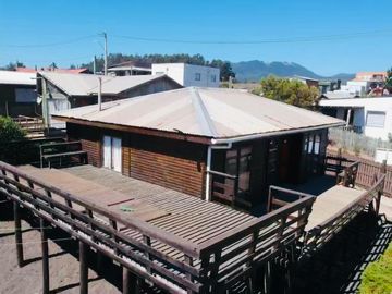 Casa Mariscadero con vista al mar, Pelluhue