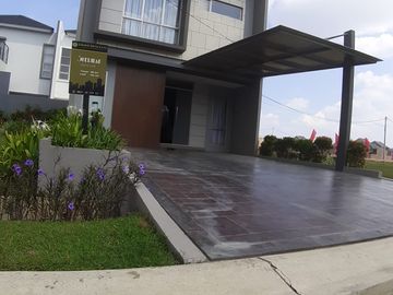 Rumah 2 lantai DP 10 Jt langsung akad, Dibekasi utara