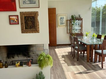 MODERNA CASA CON PISCINA Y RECIÉN REMODELADA
