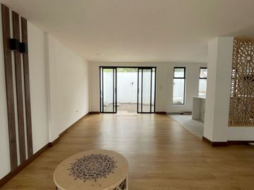 SE VENDE CASA POR ESTRENAR SECTOR EL TEJAR