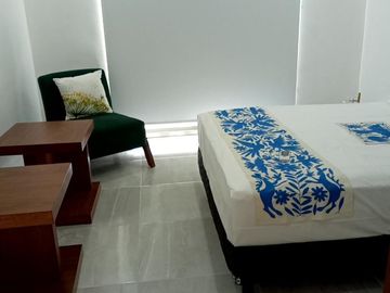 SE VENDE EN LONG ISLAND HUAYACAN DEPTO. 3 REC 2 BAÑOS ESTUDIO 2 ESTAC. FRENTE ALBERCA