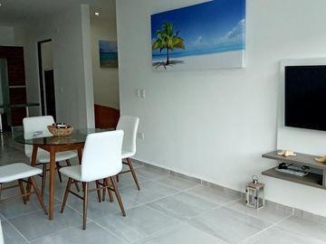 SE VENDE EN LONG ISLAND HUAYACAN DEPTO. 3 REC 2 BAÑOS ESTUDIO 2 ESTAC. FRENTE ALBERCA