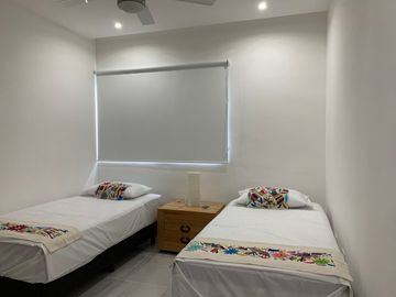 SE VENDE EN LONG ISLAND HUAYACAN DEPTO. 3 REC 2 BAÑOS ESTUDIO 2 ESTAC. FRENTE ALBERCA