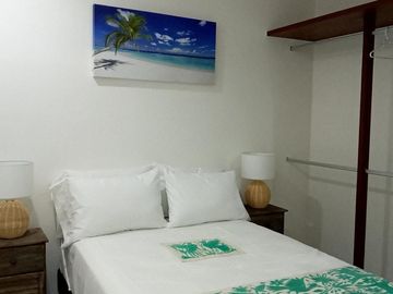 SE VENDE EN LONG ISLAND HUAYACAN DEPTO. 3 REC 2 BAÑOS ESTUDIO 2 ESTAC. FRENTE ALBERCA