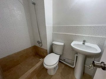 SE VENDE DEPARTAMENTO DE 3 DORMITORIOS EN MIRAFLORES A 10 MINUTOS DEL JUMBO DE 1 NORTE EN VIÑA DEL MAR - V REGIÓN!