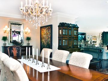 🏡 Penthouse de Lujo en Cuenca frente al Río Yanuncay sobre la Av. Primero de Mayo🏡