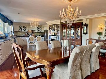 🏡 Penthouse de Lujo en Cuenca frente al Río Yanuncay sobre la Av. Primero de Mayo🏡