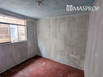 🏡 VENTA DE CASA COMO TERRENO – OPORTUNIDAD ÚNICA EN CENTRO DE LEGUIA