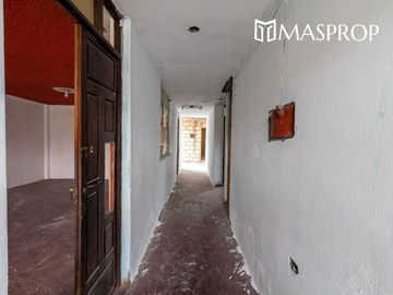 🏡 VENTA DE CASA COMO TERRENO – OPORTUNIDAD ÚNICA EN CENTRO DE LEGUIA
