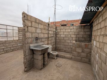 🏡 VENTA DE CASA COMO TERRENO – OPORTUNIDAD ÚNICA EN CENTRO DE LEGUIA