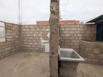 🏡 VENTA DE CASA COMO TERRENO – OPORTUNIDAD ÚNICA EN CENTRO DE LEGUIA