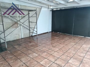 CASA EN VENTA A UN COSTADO DE WALMART DE CARR 57