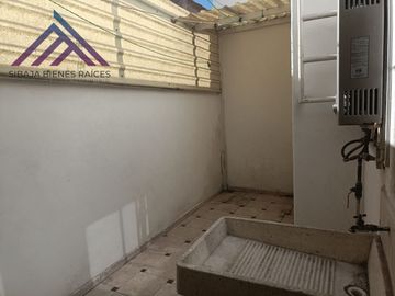CASA EN VENTA A UN COSTADO DE WALMART DE CARR 57