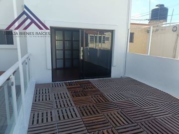 CASA EN VENTA A UN COSTADO DE WALMART DE CARR 57