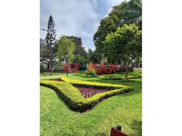 🏡 ¡Venta De Departamento En 1Er Piso Con Terraza, Patio Y Cochera En Surco! 🌿🚗✨
