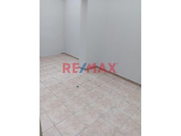 🏡 ¡Venta De Departamento En 1Er Piso Con Terraza, Patio Y Cochera En Surco! 🌿🚗✨