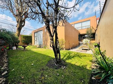 Casa en Venta en Toluca Centro, ideal para remodelar con uso de suelo comercial.