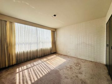 Casa en Venta en Toluca Centro, ideal para remodelar con uso de suelo comercial.