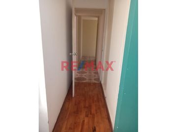 🏡 Departamento En Venta En 2Do Piso Con Balcón Y Cochera En Surco 🚗🌿