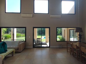 Magnifica Casa en Dos Plantas Sobre Terreno de 1441 m - Praderas de Lujan
