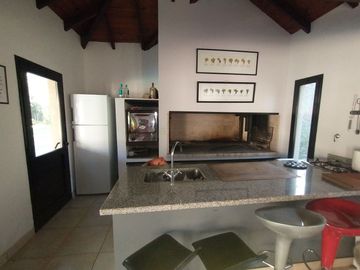 Magnifica Casa en Dos Plantas Sobre Terreno de 1441 m - Praderas de Lujan