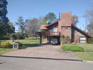 Excelente Casa 2 Plantas en Las Praderas de Lujan