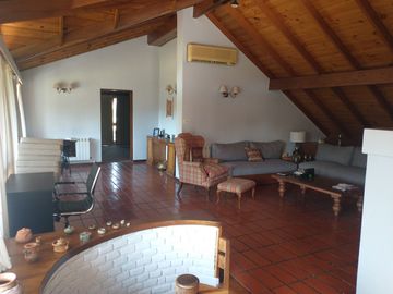 Excelente Casa 2 Plantas en Las Praderas de Lujan
