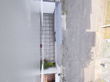 En venta casa rentera con local comercial y cuatro departamentos