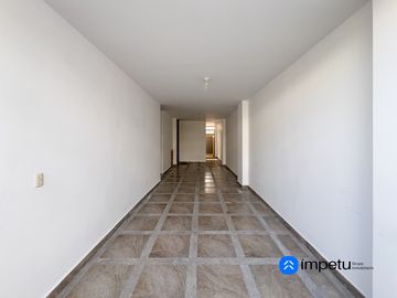 En venta casa rentera con local comercial y cuatro departamentos
