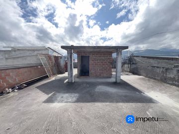 En venta casa rentera con local comercial y cuatro departamentos