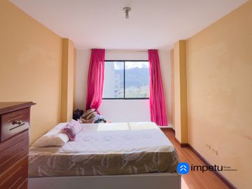 En venta casa rentera con local comercial y cuatro departamentos
