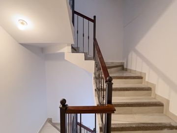En venta casa rentera con local comercial y cuatro departamentos