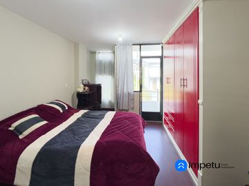 En venta casa rentera con local comercial y cuatro departamentos