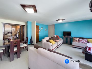 En venta casa rentera con local comercial y cuatro departamentos