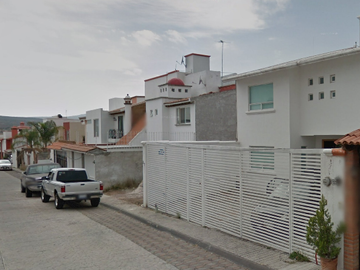 REMATO CASA EN QUERETARO MILENIO lll Sec.