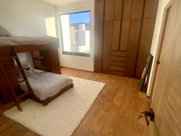 CASA EN VENTA DE 4 RECAMARAS , EN PRIVADA EN ZONA PEDREGALES