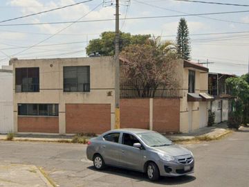 SAN MANUEL VENTA CASA SOLA EN ESQUINA