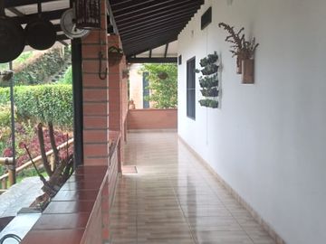 Venta hermosa Casa Finca, Sabaneta Copacabana, Antioquia.