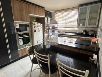 CASA EN VENTA CARCELÉN, SECTOR COLEGIO EINSTEIN, 4 DORMITORIOS