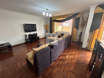CASA EN VENTA CARCELÉN, SECTOR COLEGIO EINSTEIN, 4 DORMITORIOS