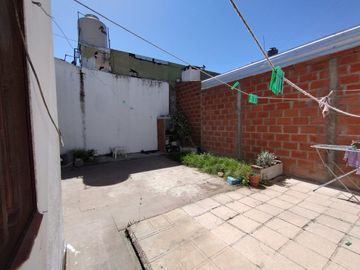 Castelar - Venta - Casa 3 Ambientes