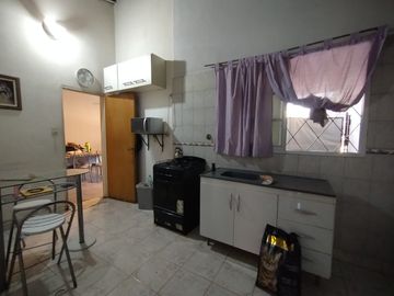 Castelar - Venta - Casa 3 Ambientes