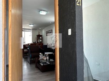 CASA EN VENTA LOS CHILLOS, AV. ILALO 3 DORMITORIOS