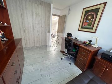 CASA EN VENTA LOS CHILLOS, AV. ILALO 3 DORMITORIOS