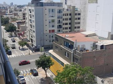 Alquiler De Moderno Departamento Con Vista Panorámica A La Ciudad En Magdalena
