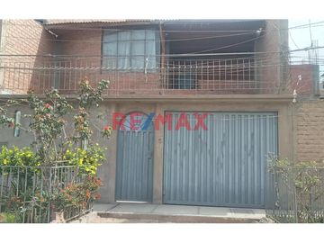 VENDO CASA  02 PISOS AT 160M2  AC 236M2 OPORTUNIDAD  SMP